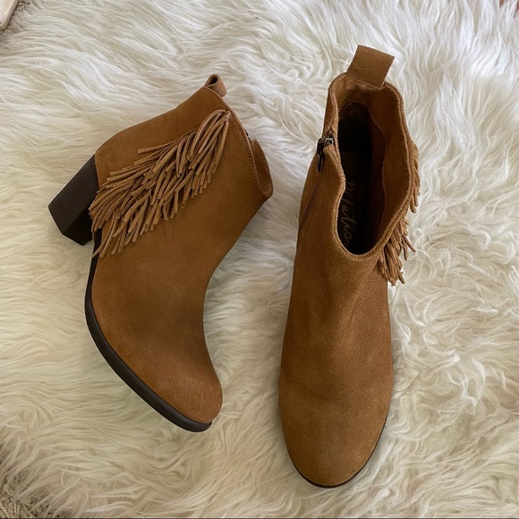 Matisse Cloey Suede Boho Western Fringe Ankle Boots in Camel - 9.5M - Picture 5 of 16